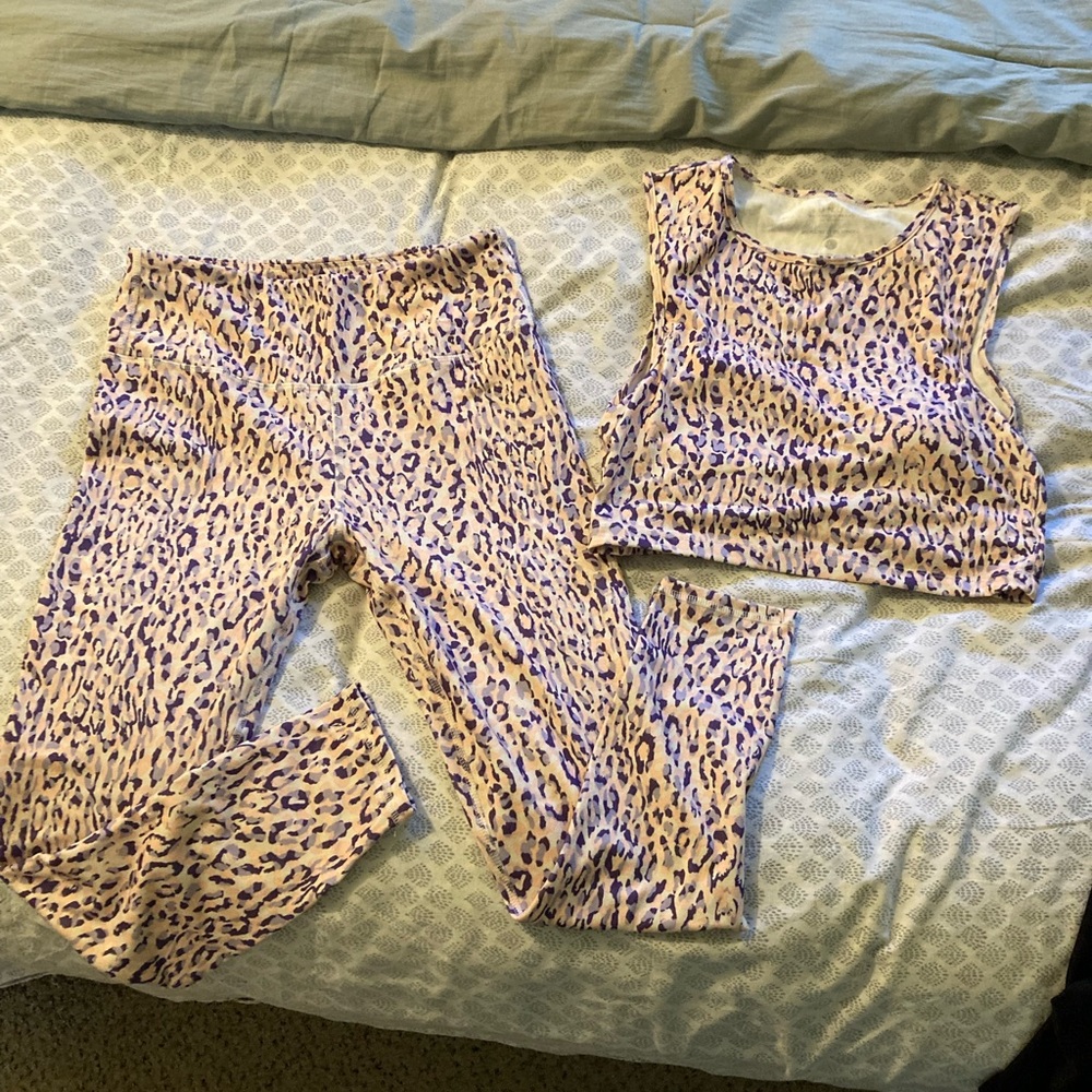 Gym Workout SET!! Leopard print Laundry brand active wear set - Large